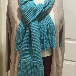Turquoise lululemon woven scarf with fringe and hand-warming pocket